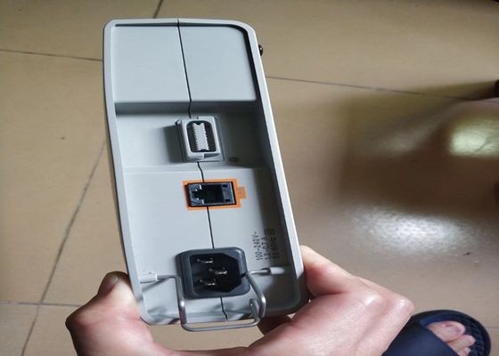 PHLIP M8023A Bagian Peralatan Medis Adaptor Daya 100V 240V 50HZ 60HZ
